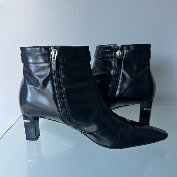 Louis Vuitton Black Short Boots Authentic - Picture 6 of 10